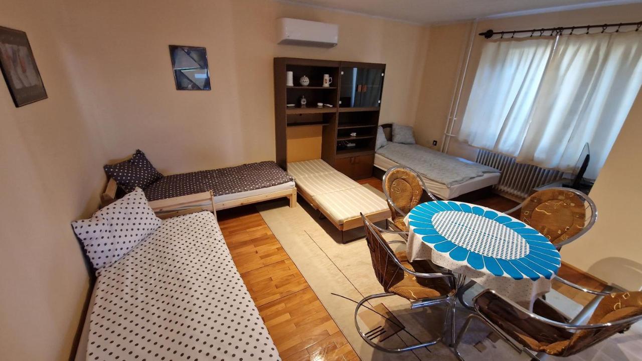 Friendly Apartment In The Suburb. Budapest Eksteriør bilde